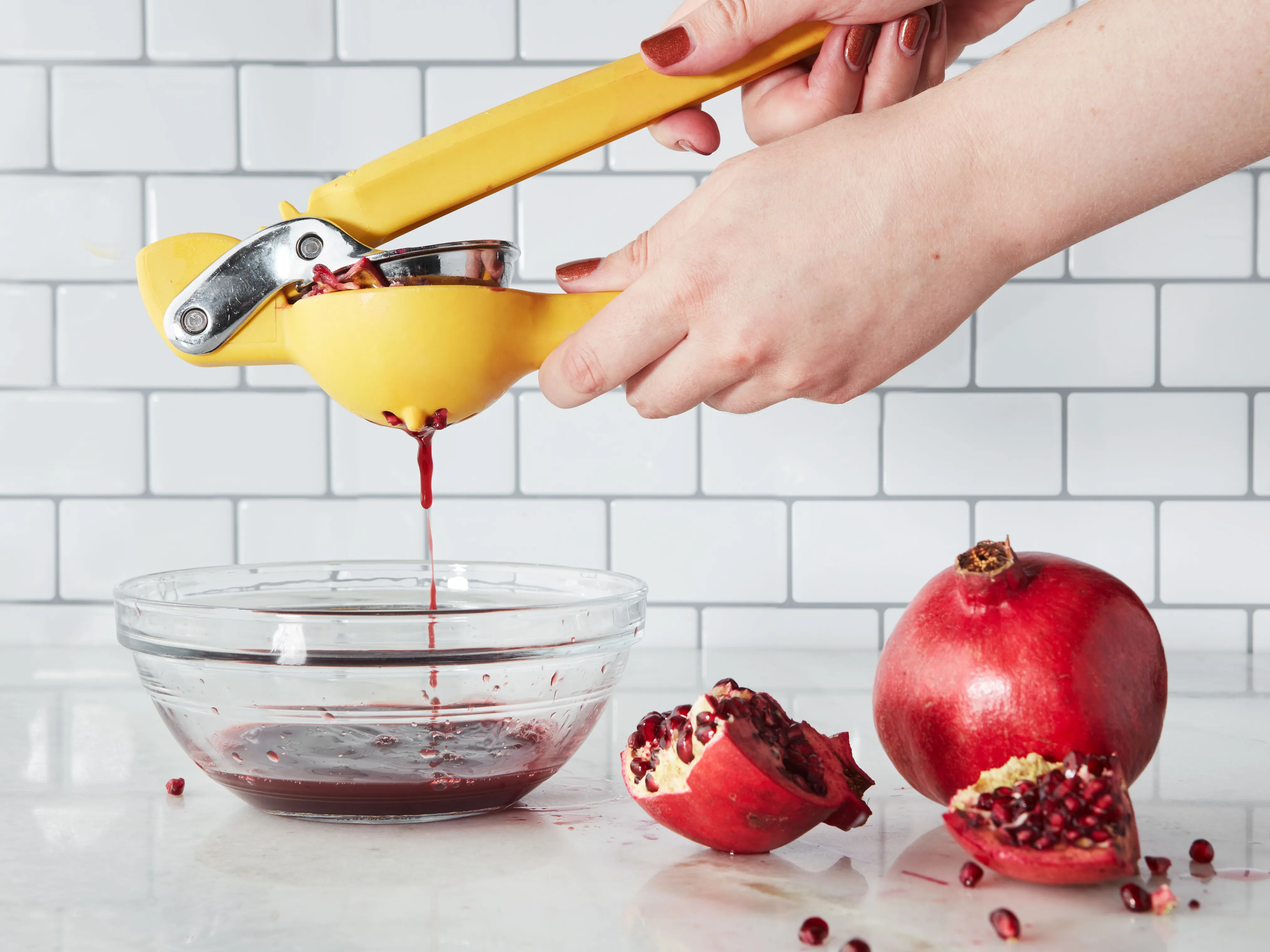 how to juice a pomegranate