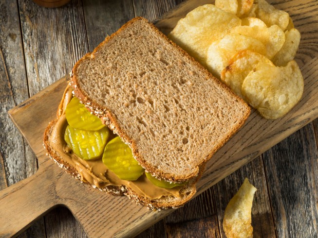 what is bread and butter pickles