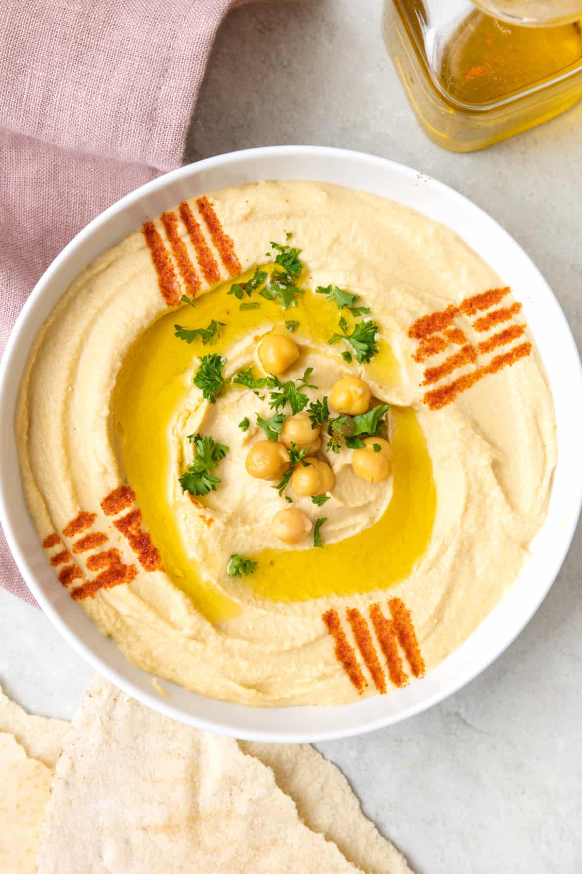 how to eat hummus